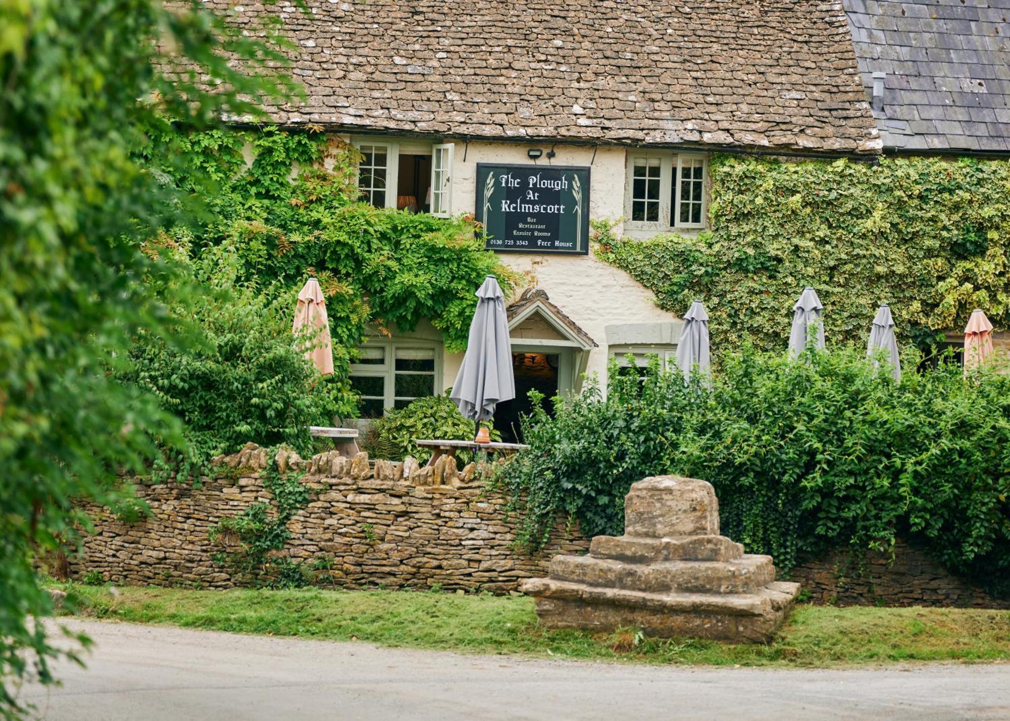 The Plough Inn Little Faringdon Extérieur photo